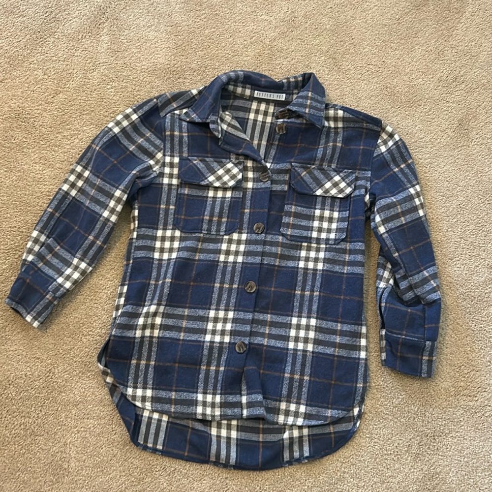 Small shacket like new